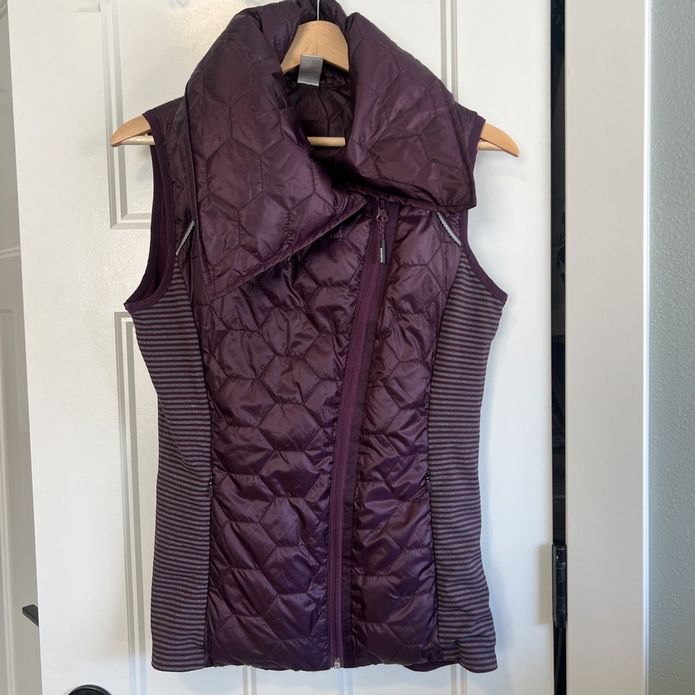 Mondetta Outdoor  Full Zip quilted Purple Vest  Asymmetric Collar Puffer Running